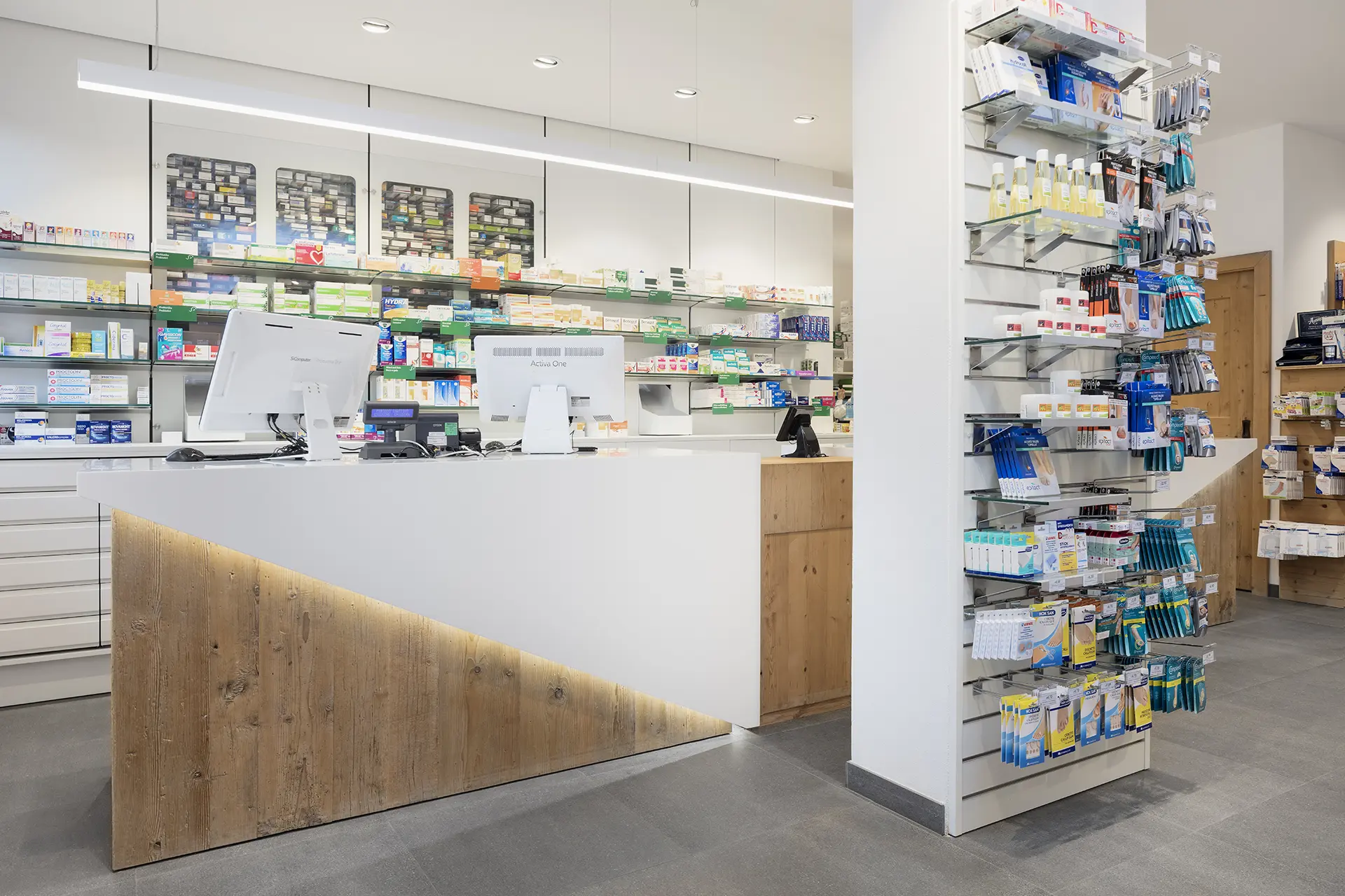 Pharmacie Apoteca Corvara 3 Realizzazioni Th.Kohl - Farmacia Apoteca Corvara BZ - gallery 03
