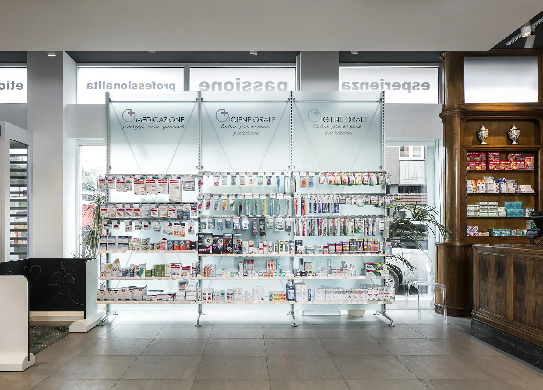 Pharmacie Ariis 4 Realizzazioni Th.Kohl - Farmacia Ariis Unide UD - gallery 04