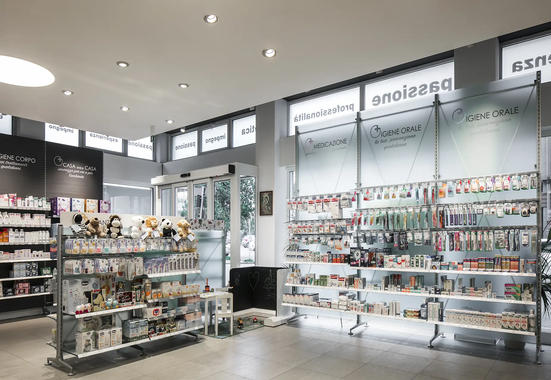 Pharmacie Ariis 5 Realizzazioni Th.Kohl - Farmacia Ariis Unide UD - gallery 05