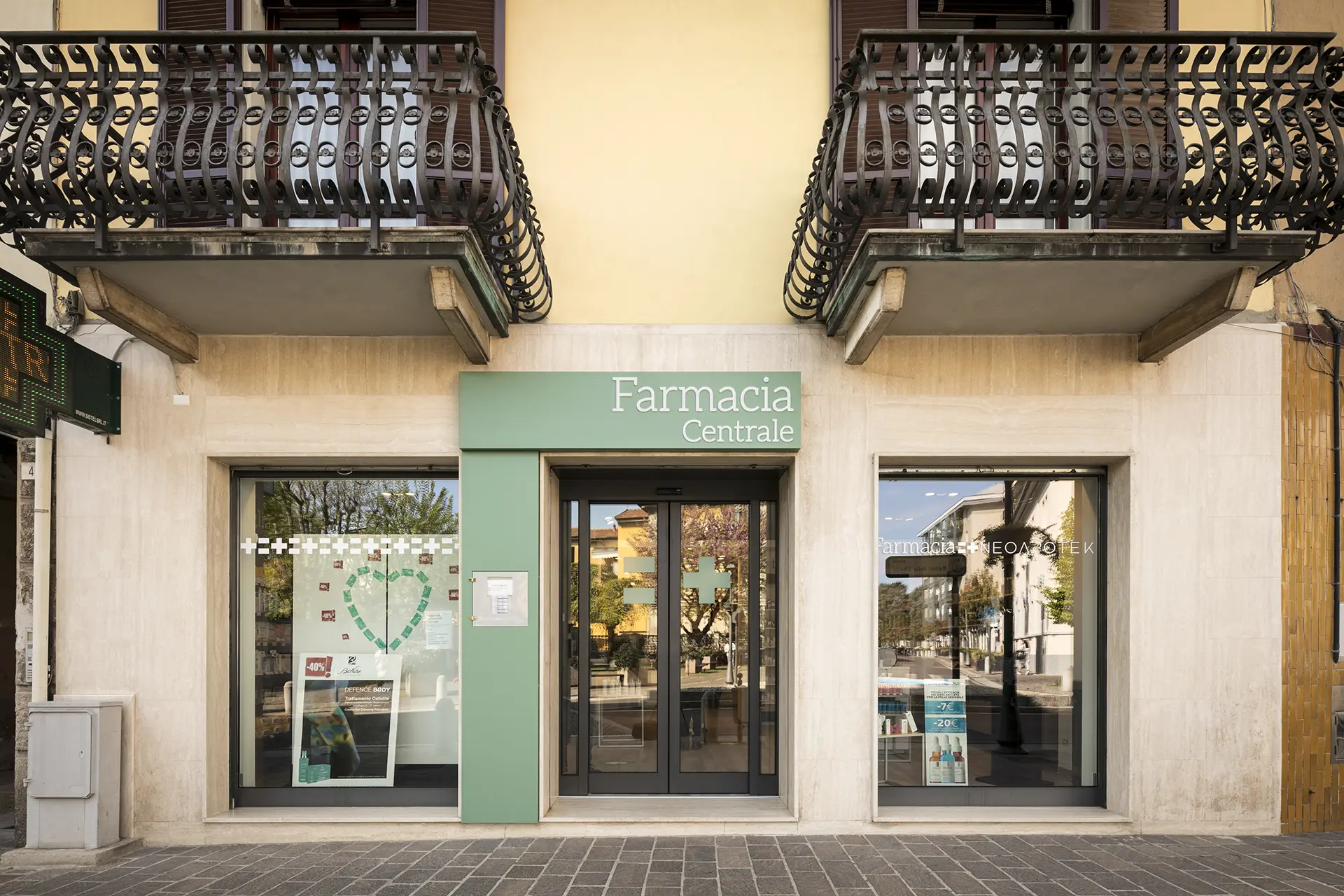 Pharmacie Centrale 5 Realizzazioni Th.Kohl - Farmacia Centrale Bollate MI - gallery 05