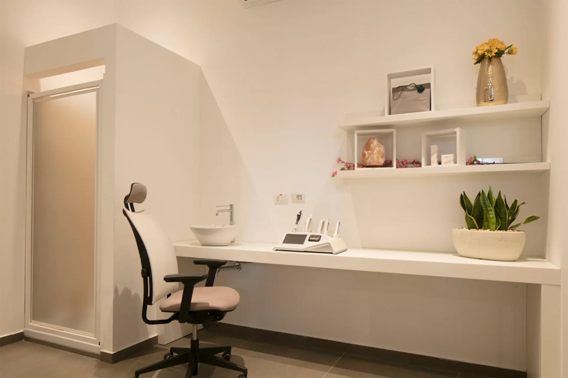 progettazione e installazione aree carbine servizi per farmacie - th.kohl 15