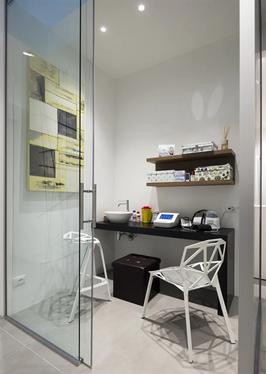 progettazione e installazione aree carbine servizi per farmacie - th.kohl 19