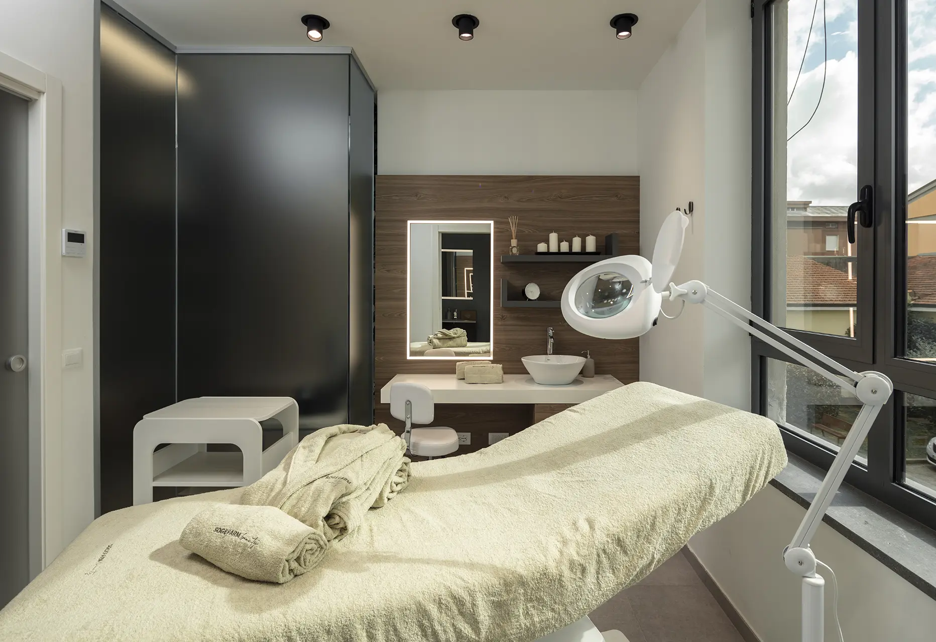 Realizzazioni Th.Kohl - Farmacia Stadio Bergamo BG - 01