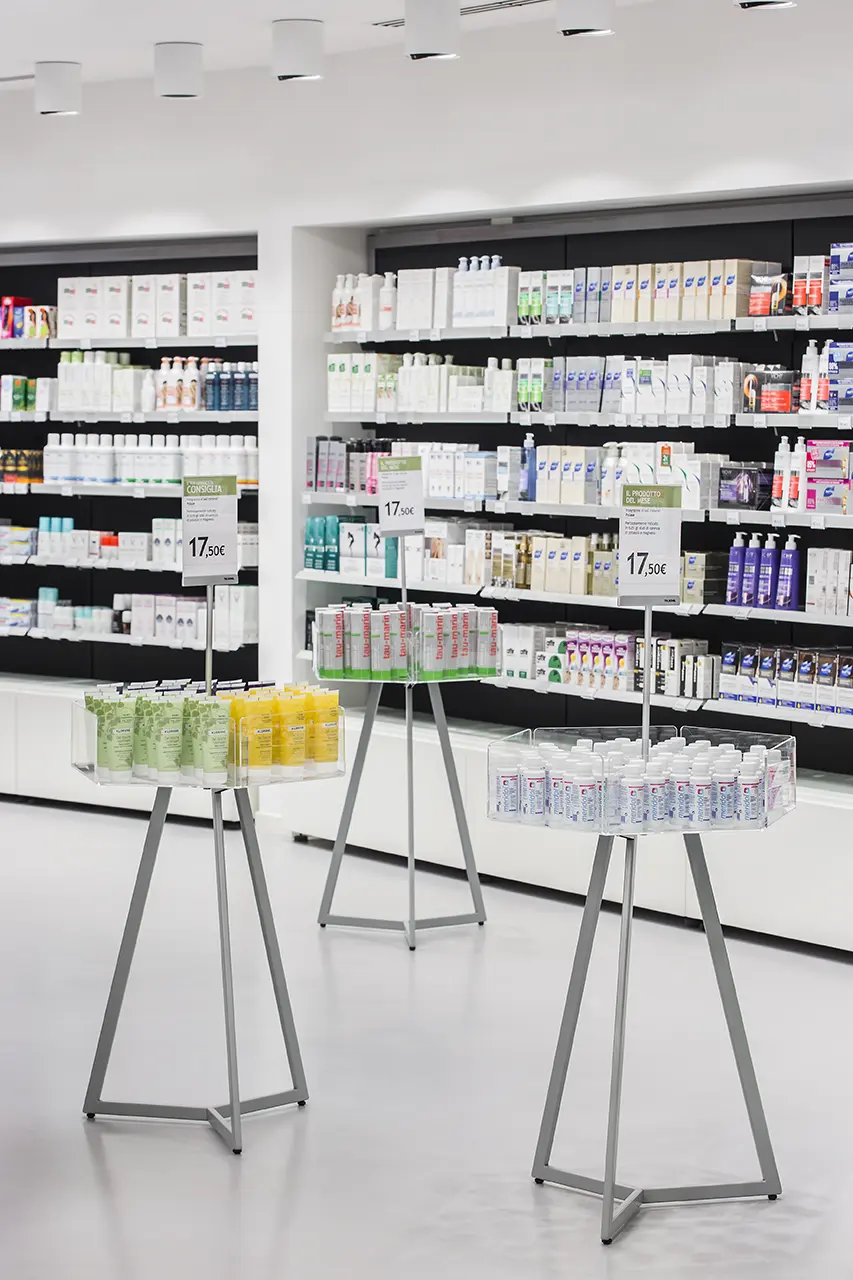 Production et installation de gondoles et tables expo pour pharmacies - th.kohl 19