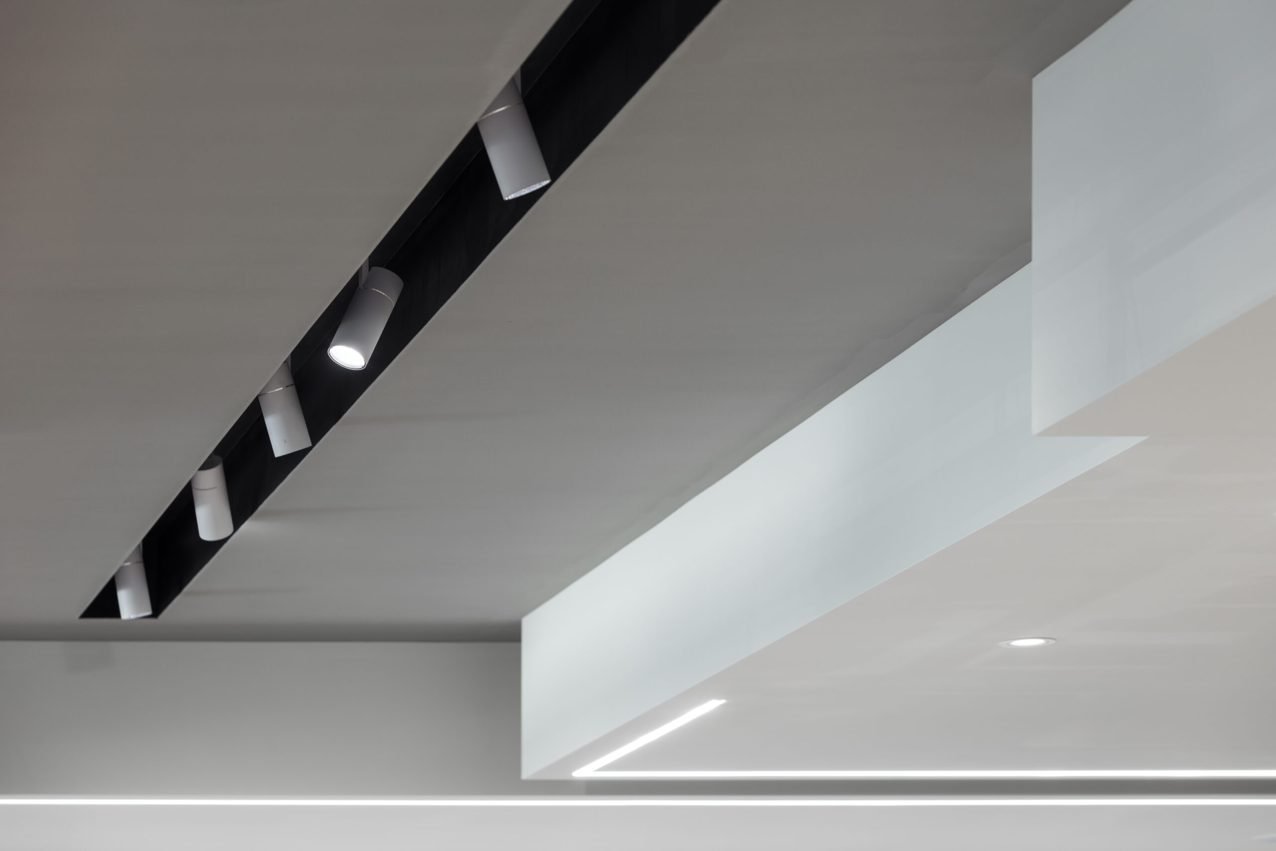 spots orientables pour l'éclairage de design en pharmacie