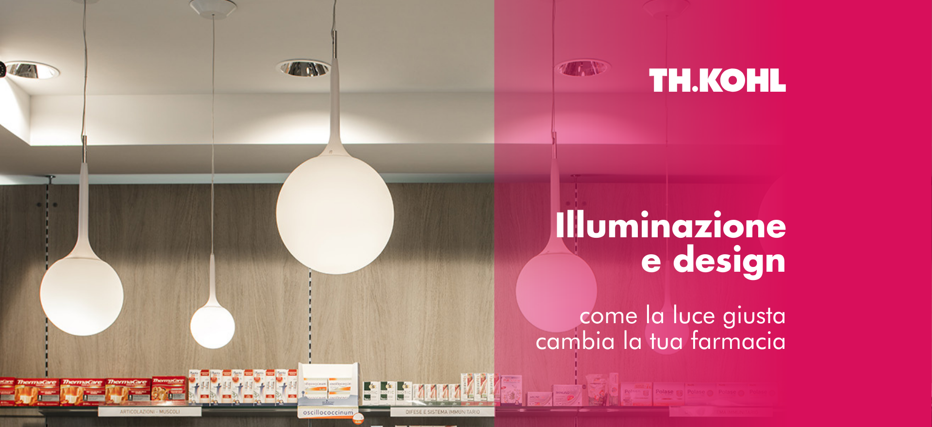 À droite, le titre de l'article « Éclairage et design : comment un éclairage adapté transforme votre pharmacie » ; à gauche, la photo de quelques luminaires design suspendus au plafond d'une pharmacie.