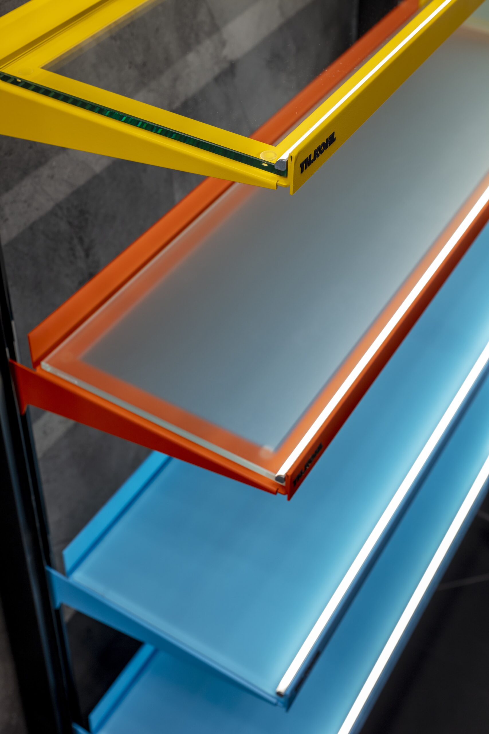 Logik Light 7 Lokic - arredamento per farmacie flessibile di design - gallery 01