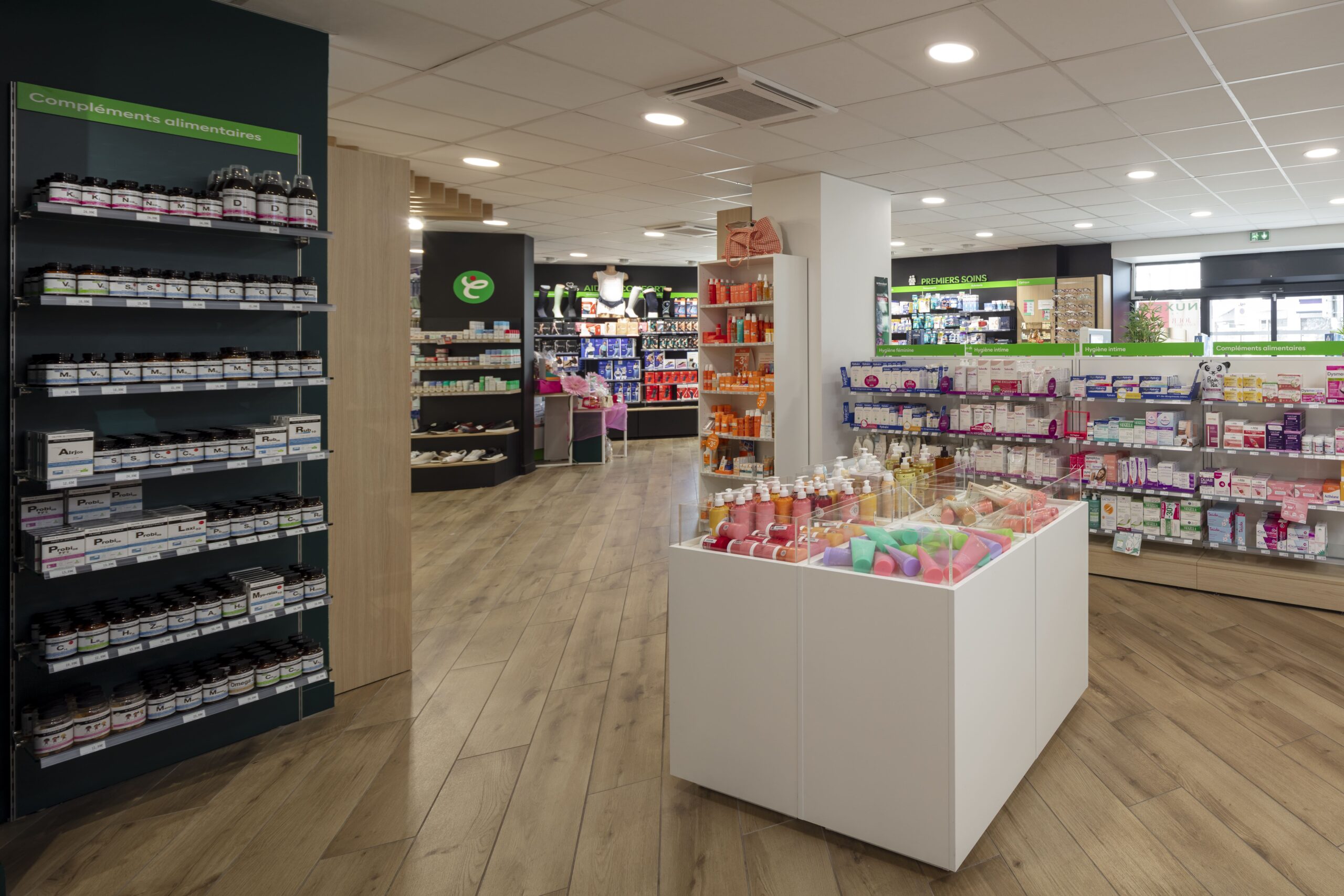 Réalisation Th.Kohl -Pharmacie Des Amonts - gallery 01