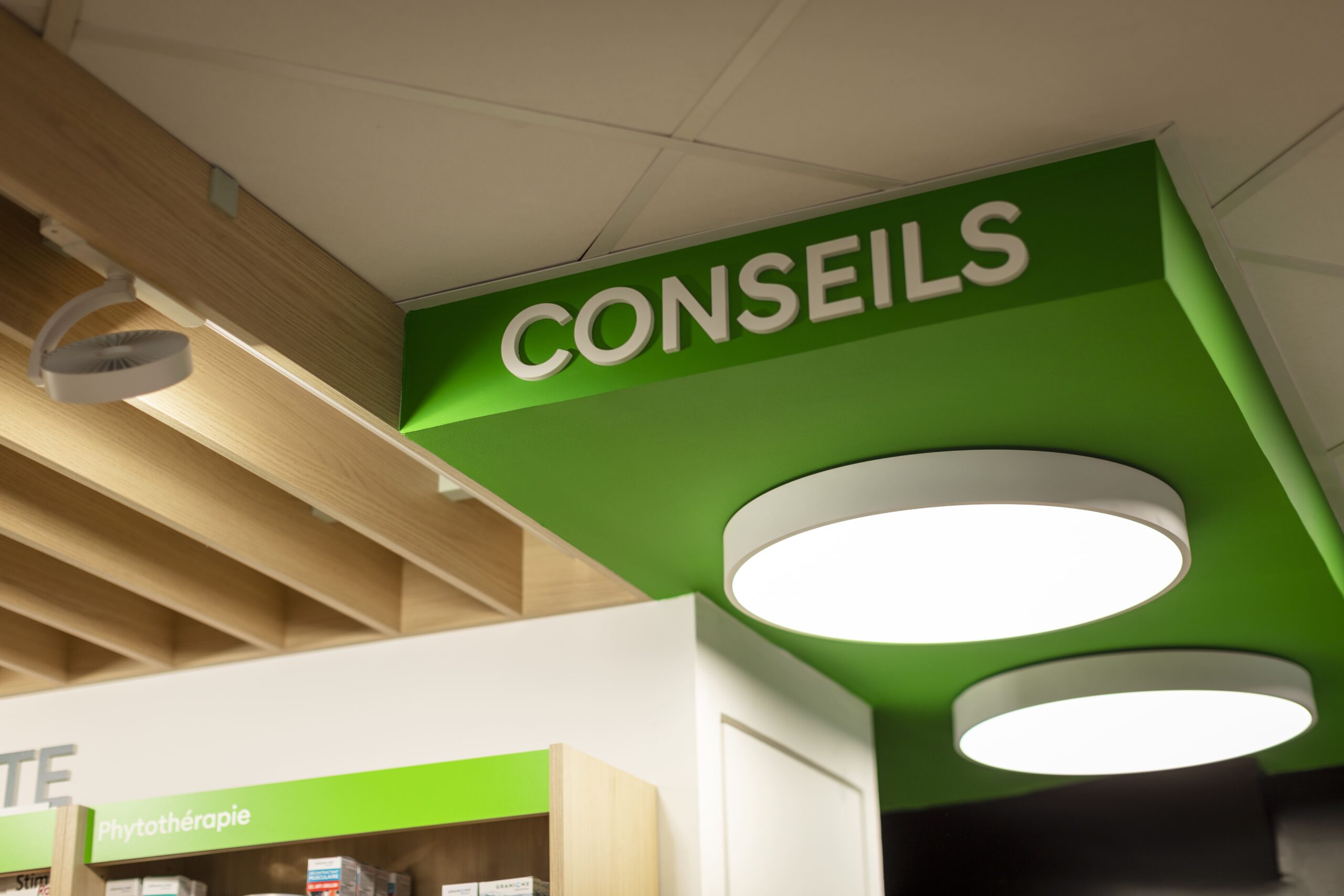 Réalisation Th.Kohl -Pharmacie Des Amonts - gallery 01
