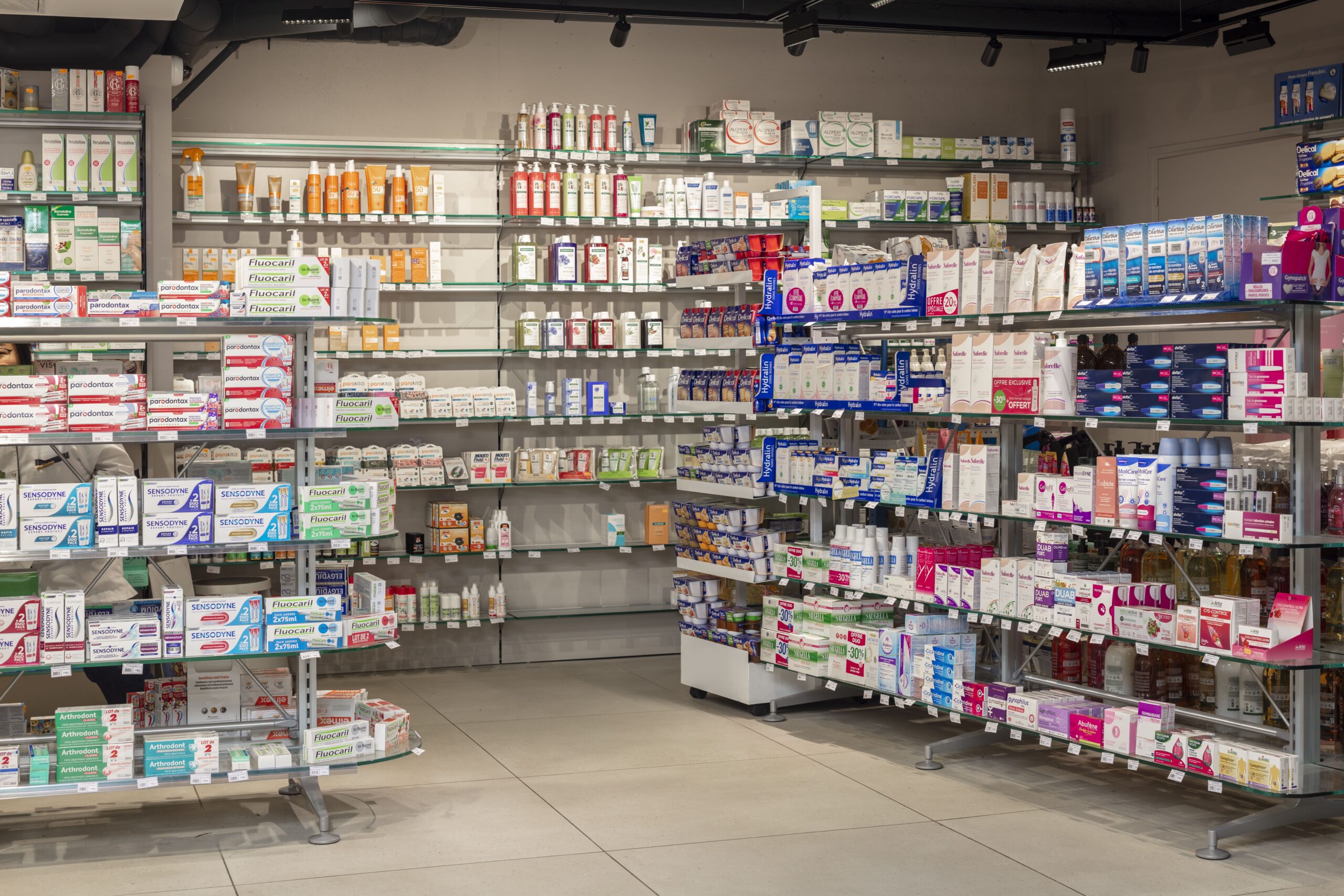 Pharmacie Laplace 7 Réalisation Th.Kohl -Pharmacie Des Amonts - gallery 01