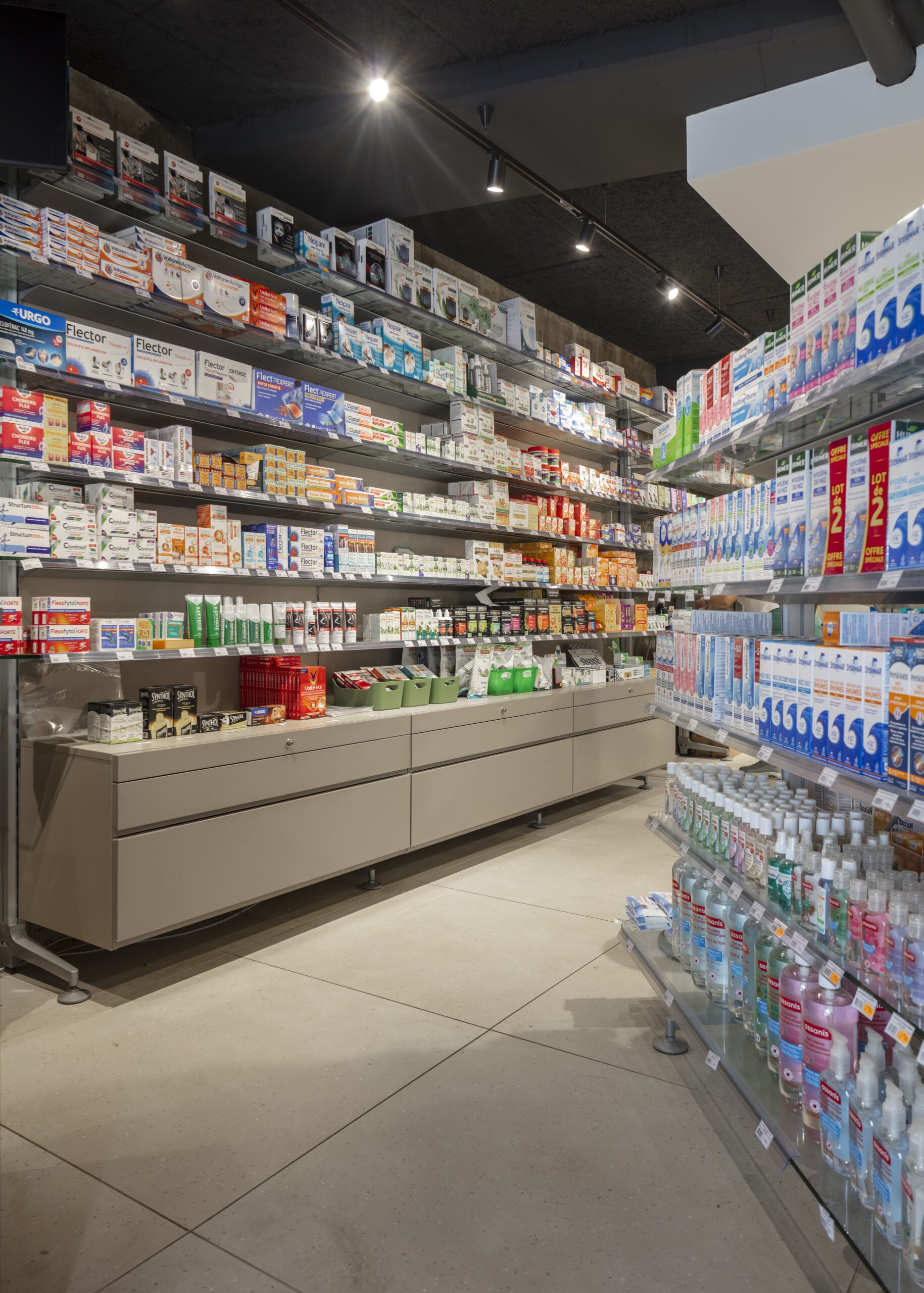 Pharmacie Laplace 8 Réalisation Th.Kohl -Pharmacie Des Amonts - gallery 01