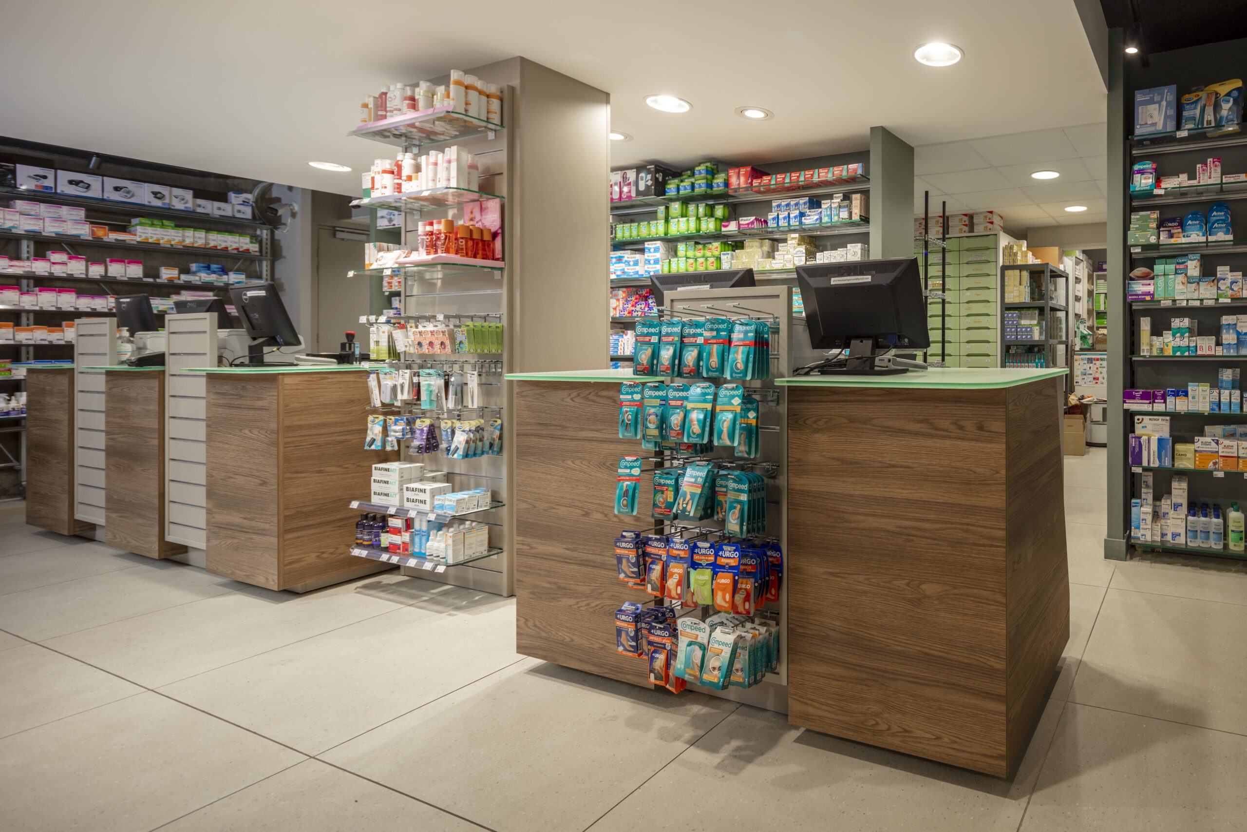 Pharmacie Laplace 11 Réalisation Th.Kohl -Pharmacie Des Amonts - gallery 01