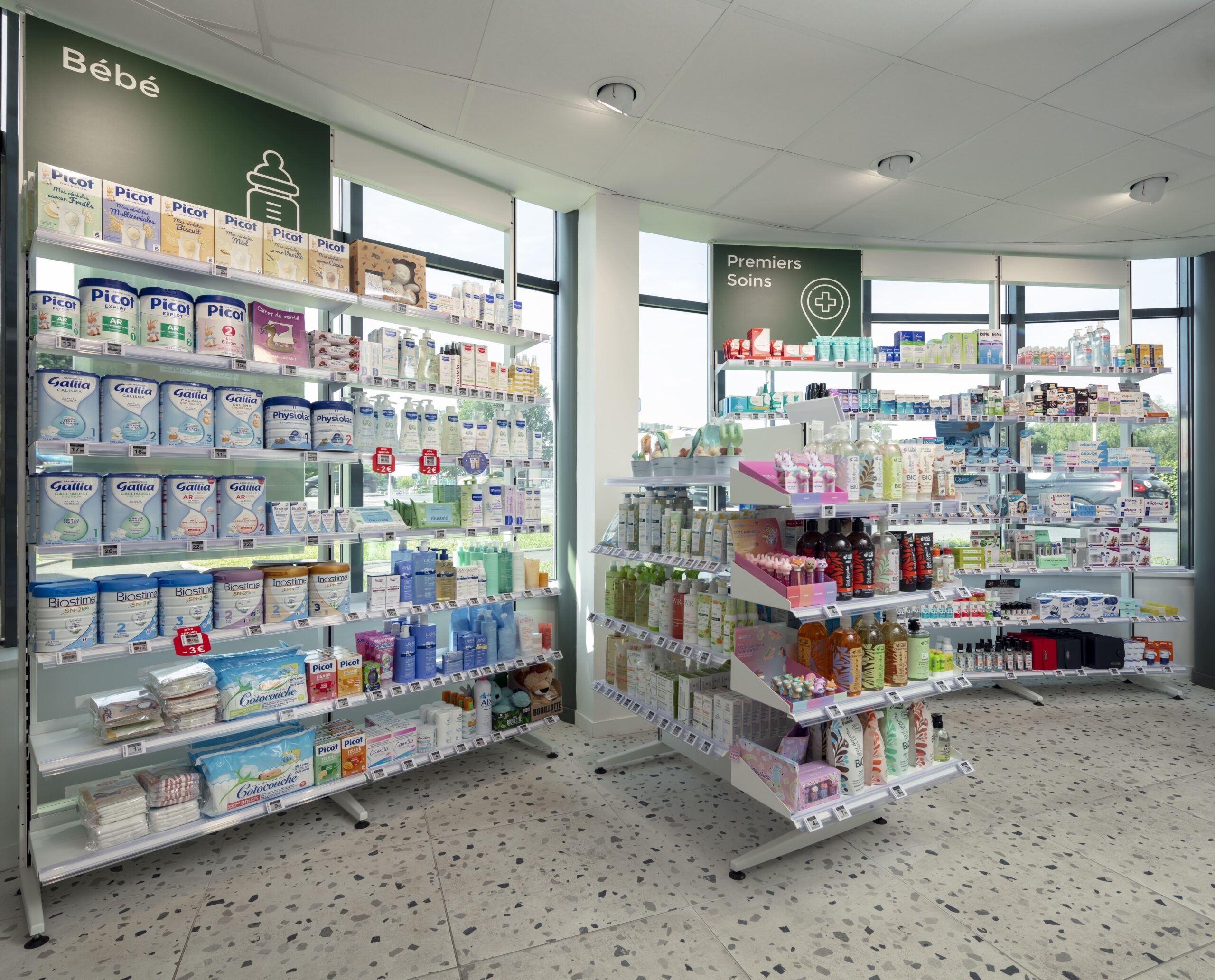 Pharmacie Saint-Ouen 5 Réalisation Th.Kohl -Pharmacie Des Amonts - gallery 01