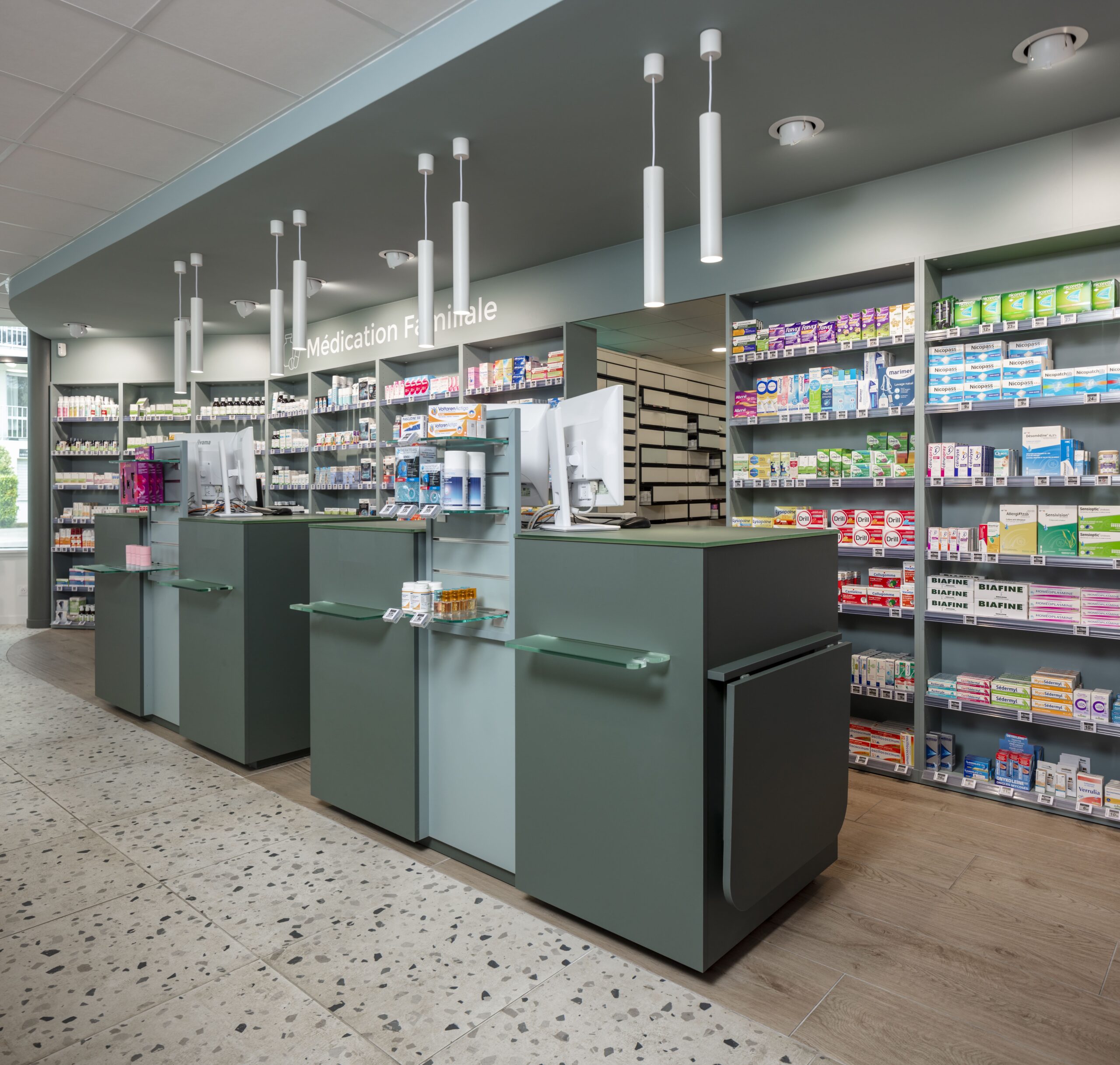 Pharmacie Saint-Ouen 11 Réalisation Th.Kohl -Pharmacie Des Amonts - gallery 01