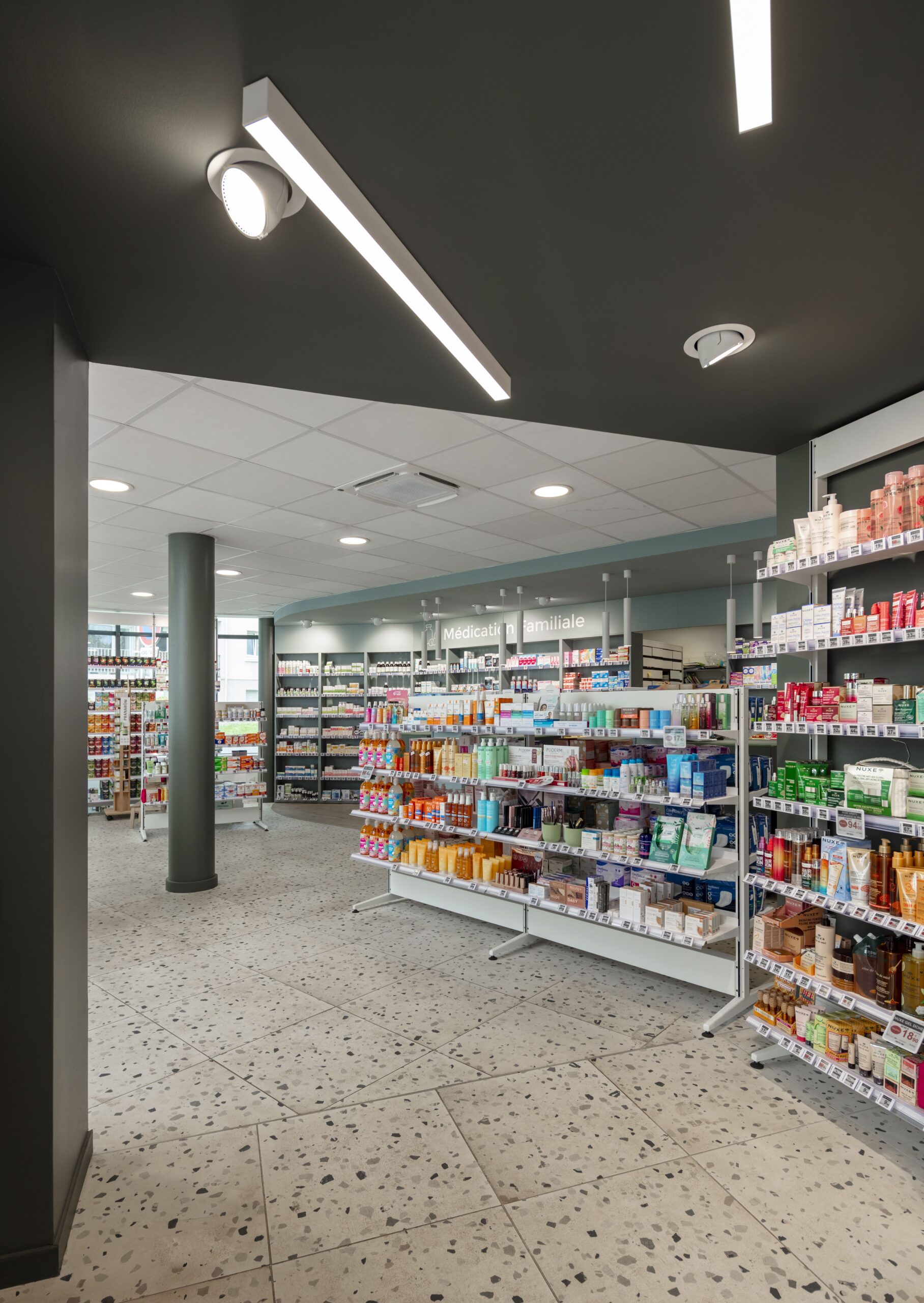 Pharmacie Saint-Ouen 12 Réalisation Th.Kohl -Pharmacie Des Amonts - gallery 01